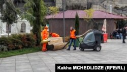 Согласно информации столичной службы надзора «Тбилсервисгруп», за неполные два месяца в городе было оштрафовано более 20 собачников