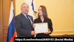 Нагородження в Криму Ганни Кривецької за спеціальний репортаж «На Запорізькому напрямку»