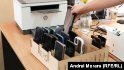 Բջջային հեռախոսներ դպրոցում, արխիվ