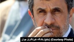 محمود احمدی‌نژاد، مقام‌های قوه قضائیه را متهم کرد که انتقاد از خود را «توهین به نظام و انقلاب» می‌خوانند.