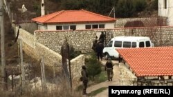 Yanvar 30-da Ahtem Çiygoznıñ evinde tintüv