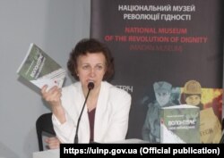 Авторка книжки «Волонтери: сила небайдужих» Наталія Позняк-Хоменко