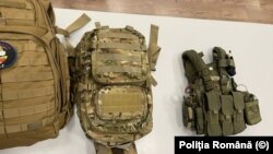 Поліція опублікувала фотографії речей, які, згідно із офіційною заявою, були вилучені вночі 8 грудня