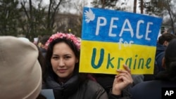 Антивоенный митинг в Алматы, 6 марта 2022 года. Это была единственная разрешенная властями акция с начала военного вторжения России в Украину.