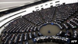 «دولت‌های پارلمانی امکان آشتی دین و علم و یا دین و دولت را با اعلام بی‌طرف بودن دولت راحت‌تر کرده‌اند»