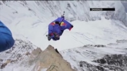 Русия спортчысы Эвересттан сикерде