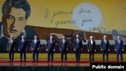 Президент Садыр Жапаров жана ЕАЭБге мүчө мамлекеттердин өкмөт башчылары. 15-август. Чолпон-Ата шаары.