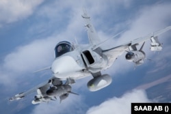 Винищувач Saab JAS-39 Gripen в польоті