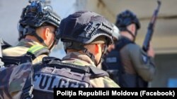 Співробітники бригади поліції спеціального призначення Fulger, Молдова