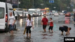 ДСНС: підтоплення спостерігалися в трьох районах Києва