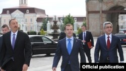 По словам главы Российского государства, армяно-азербайджанский конфликт является единственным противоборством на постсоветском пространстве, которое может быть урегулировано мирным путем