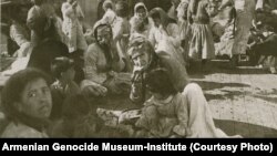 Тарыхый сүрөт. Осмон империясынын тушундагы армян кыргыны учурунда тартылган.  Геноцид тууралуу кайчы пикирлер Ереван менен Анкаранын алакасына кедергисин тийгизип келет.