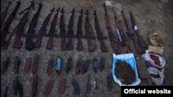 Մխչյան գյուղում հայտնաբերված զենք-զինամթերքը, օգոստոս, 2018թ.