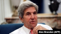 Яқин Шарқда тинчлик ўрнатиш бўйича Парижда ўтказилган конференцияда АҚШ Давлат котиби Жон Керри иштирок этди. 2017 йил,15 январ.