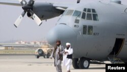 روز سه شنبه با خروج آخرین هواپیمای آمریکایی از باند فرودگاه بین‌المللی کابل، این فرودگاه به طور کامل به کنترل طالبان در آمد.