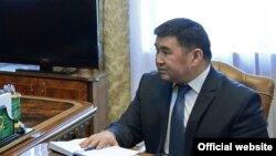 Өз ыктыяры менен кызматтан кеткен Коррупцияга каршы күрөшүү кызматынын башчысы Бөкөнбай Казаков. 