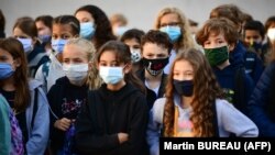 Школярі в захисних масках у Франції, 1 вересня 2020 року
