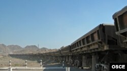 Ўзбекистоннинг Тожикистон юк вагонларини ўз ҳудудида ушлаб туриши Роғун ГЭСи қурилишига миллионлаб доллар зарар еткизмоқда.