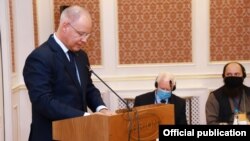 Пьер фон Аркс.