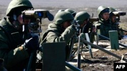 На учениях российских военных в Волгоградской области. 3 апреля 2014 года. 