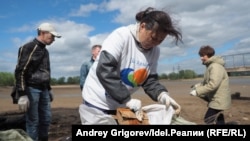 Гузель, вышедшая 19 октября на пикет, весь летний сезон приводила Гавриловскую рощу и берег в порядок вместе с другими активистами. 