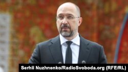 Голова уряду скликає позачергове засідання, аби «належним чином» відреагувати на ситуацію з екстреною посадкою пасажирського літака в Мінську