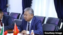 Авазбек Атаханов.