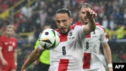 Грузиялык жарым коргоочу Георгий Кочорашвили. Түркия менен Грузиянын беттеши, 18 июнь, 2024-жыл. 