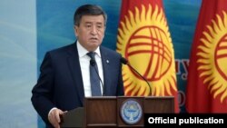 Сооронбай Жээнбеков.