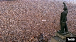 Bakıda Lenin meydanında mitinq. 1989