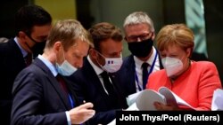 نخست‌وزیر اسپانیا، رئیس‌جمهور فرانسه و صدراعظم آلمان در جریان گفت‌وگوهای اخیر رهبران اتحادیه اروپا