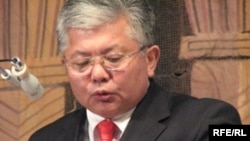 Қирғиз мухолифати лидерларидан бири Аликбек Жекшенқулов босимларга қарамай, Қирғизистонга қайтмоқчи. Аввалроқ унинг ўғли Бекқул журналист Алишер Соипов ўлимига алоқадорликда айбланган эди.