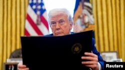 دونالد ترامپ در مورد انتظارات خود از نشست روز ۲۳ فروردین در عمان گفت که جدول زمانی قطعی برای دستیابی به نتیجه در این مذاکرات ندارد