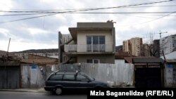 Предметом спора послужил забор, отделяющий участок, на котором погибший возводил дом, от территории, находящейся в собственности обвиняемого в убийстве