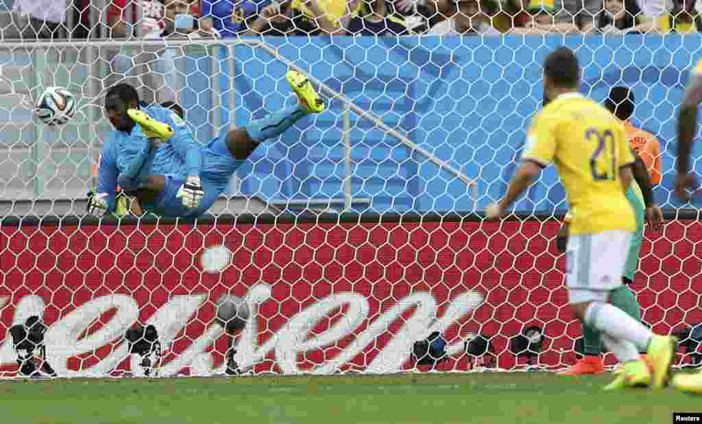 Ҷараёни бозии Колумбия - Соҳили Оҷ (Кот-д&#39;Ивуар) дар Ҷоми ҷаҳон 2014 дар Бразил, ки ҳисоб 2-0 ба фоидаи Колумбия анҷом ёфт. &nbsp;