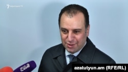 Министр обороны Армении Виген Саргсян (архив)