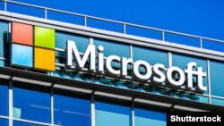 در نیمه اسفند سال گذشته، مایکروسافت اعلام کرده بود در بیش دو سال گذشته، هکرهای‌ مرتبط با ایران به هزاران نفر در بیش از ۲۰۰ شرکت حمله سایبری کرده‌اند.