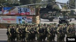 Российские военные на базе Хмеймим в Сирии