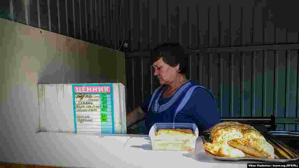 Bazarda çiberek satqan noqta. Bir danesiniñ fiyarı - 80 ruble&nbsp;