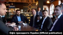 Президент України Володимир Зеленський в кафе, Хмельницький, 3 червня 2020 року