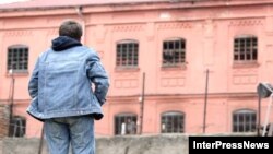 Родственники опасаются за жизнь осужденного. Следователи обещали, что «живым Абаев оттуда не выйдет»