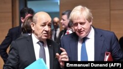 بوریس جانسون وزیر خارجه بریتانیا و ژان ایو لودریان وزیر خارجه فرانسه