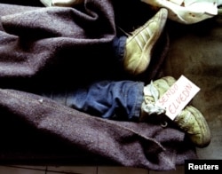 Елведин Сендо - 10-годишно момче от Босна, е убито по време на обсадата на Сараево, 22 март 1993 г.