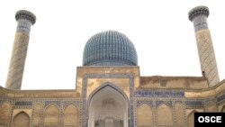 Ҳозирча Самарқанднинг интернет ва Россия телеканалларидан мосуво қилингани ортидаги сабаб қоронғулигича қолмоқда.