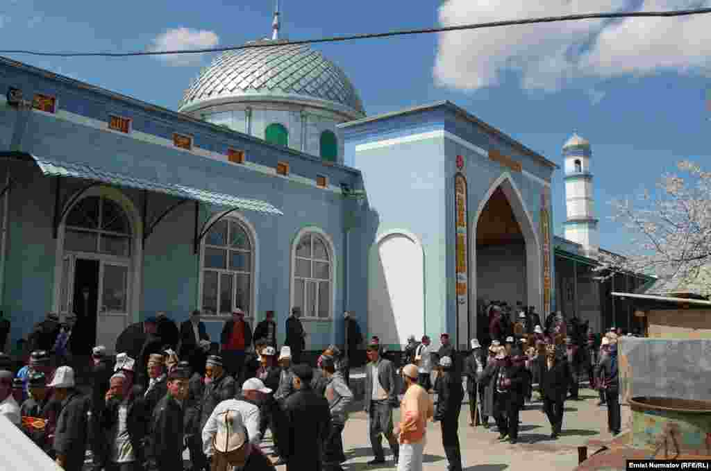 Кыргызстан. Мечеть в Ноокате.