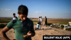 مردم در ترکیه در نزدیکی مرز شاهد آخرین نبردها با داعش در سوریه هستند