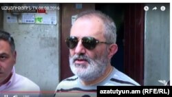 Алек Енигомшян после освобождения из-под ареста, 8 августа 2016 г. 
