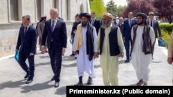 Муовини нахуствазири Қазоқистон Серик Жумангарин рӯзи 22 апрели соли 2025 ба Кобул рафт ва бо мақомоти Толибон мулоқот кард.