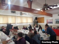 Теләгән кешеләргә шифалы үләннәр белән чәй дә пешерелгән