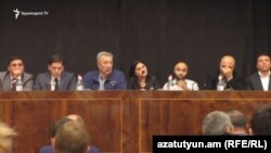 Պղնձաձուլական գործարանի և Թեղուտի հանքավայրի շահագործման շուրջ հանրային քննարկում Ալավերդում: 